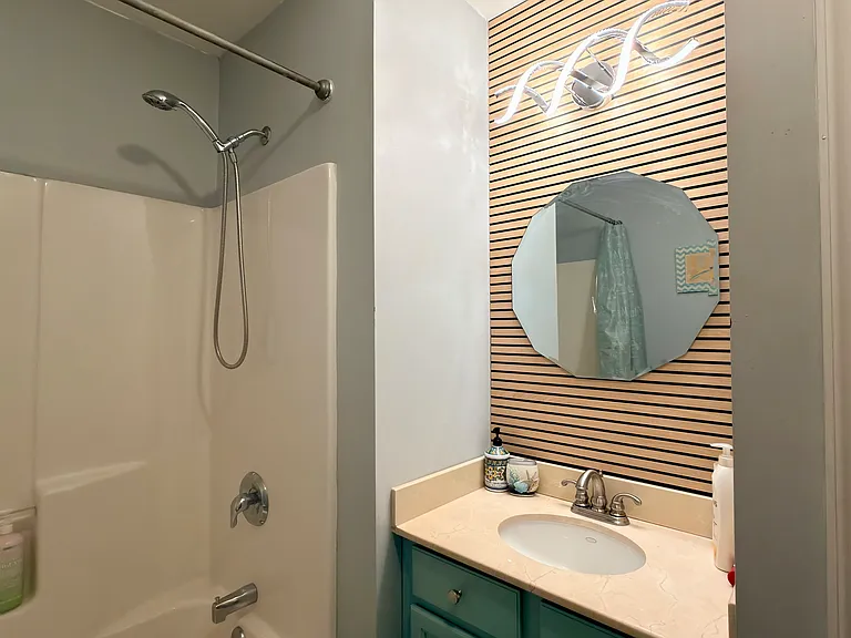 2nd Full Bathroom