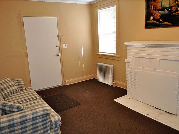 3rd image of 44 Lincoln Ave