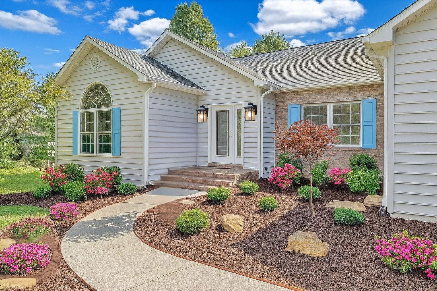 141 Chestnut Creek Dr