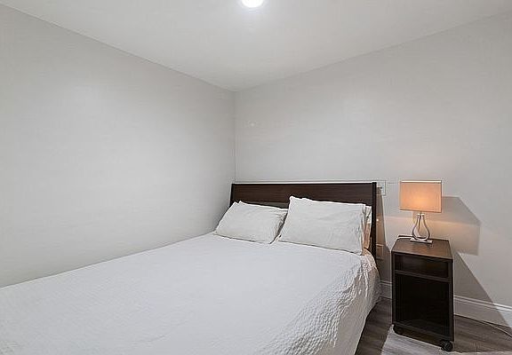 5th image of 671 Metropolitan Ave Floor 1