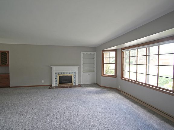 2nd image of 10900 W Courtland Ave