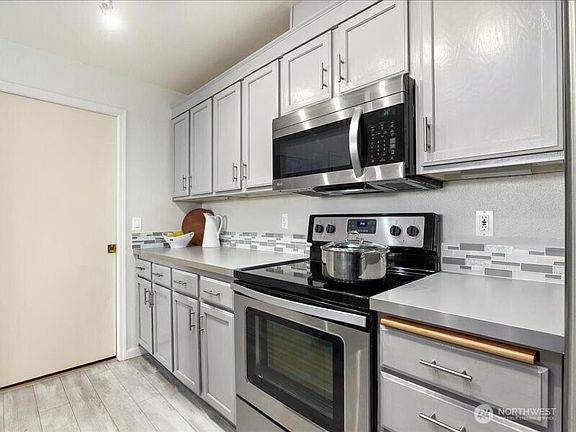 5th image of 22527 SE 38th Terrace #1424
