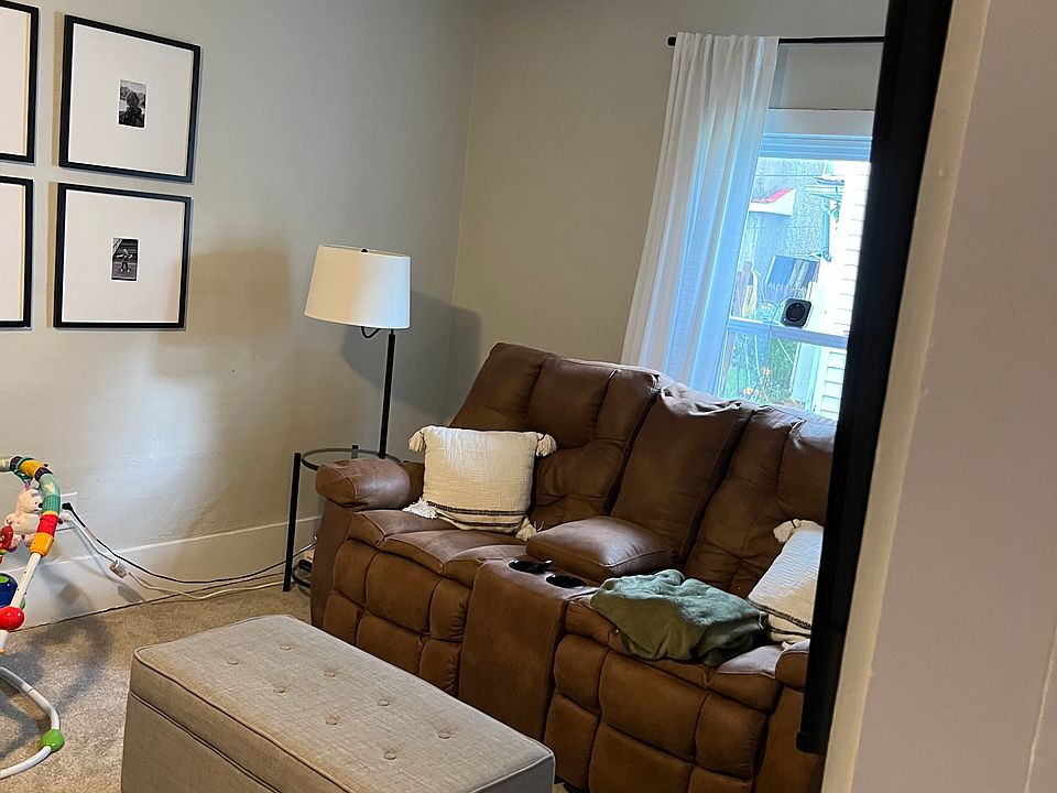Family Room / Dinning Room.