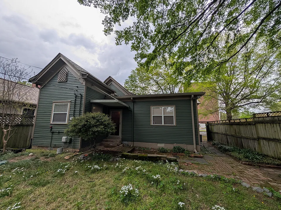 1116 Rock St