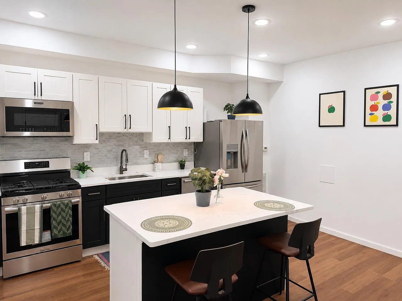 4 bed, 4.0 bath, 1800 sqft, $1,139 — Photo 4