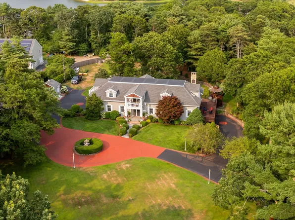 6 Kerna Dr, Bourne, MA 02532