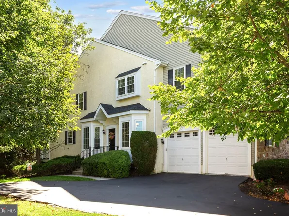 70 Longview Ln, Newtown Square, PA 19073