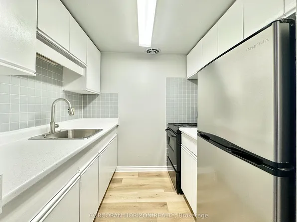 1200 Courtland Ave E, Kitchener, ON