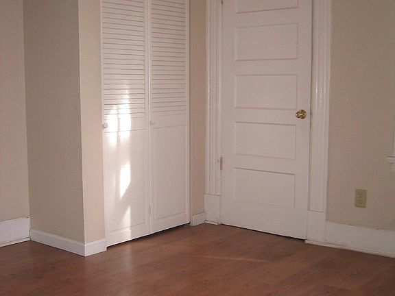 4th image of 30 N 11th St APT 1