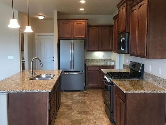 3rd image of 4045 Pembroke Ln