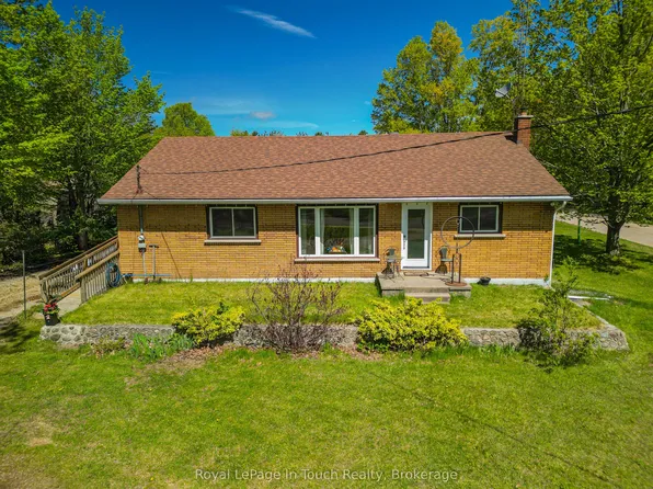 859 Cedar Point Rd, Tiny, ON L9M 0K2