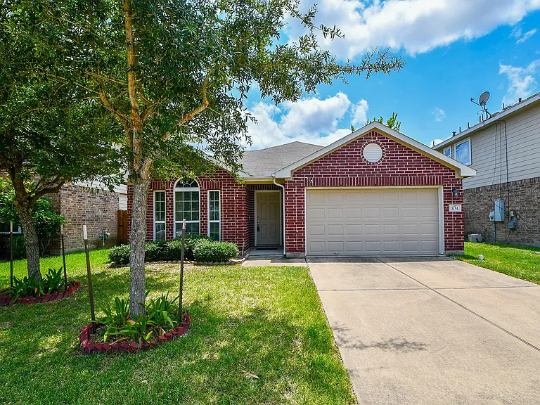 1151 Crestmont Place Loop — Photo 1