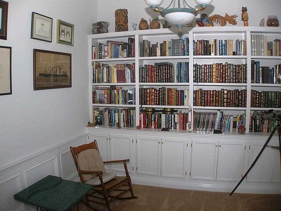 4th image of 1809 Tillman Ln