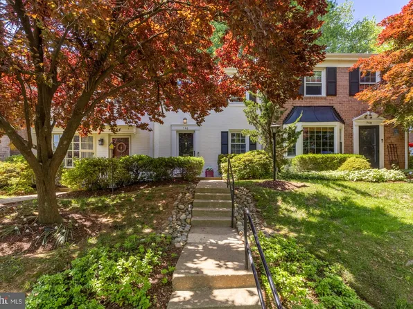 746 Azalea Dr Unit 12, Rockville, MD 20850