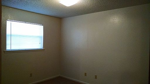 3rd image of 1609 N Main St APT I