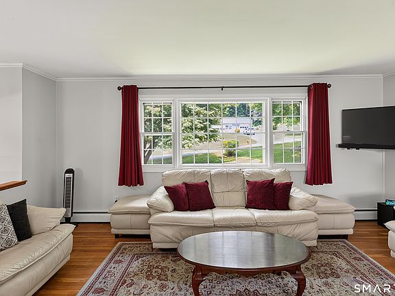 5th image of 12 Quaker Ridge Road