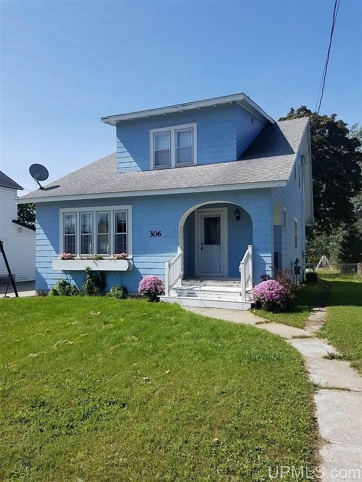 306 Chippewa Ave, Manistique, MI 49854 Zillow