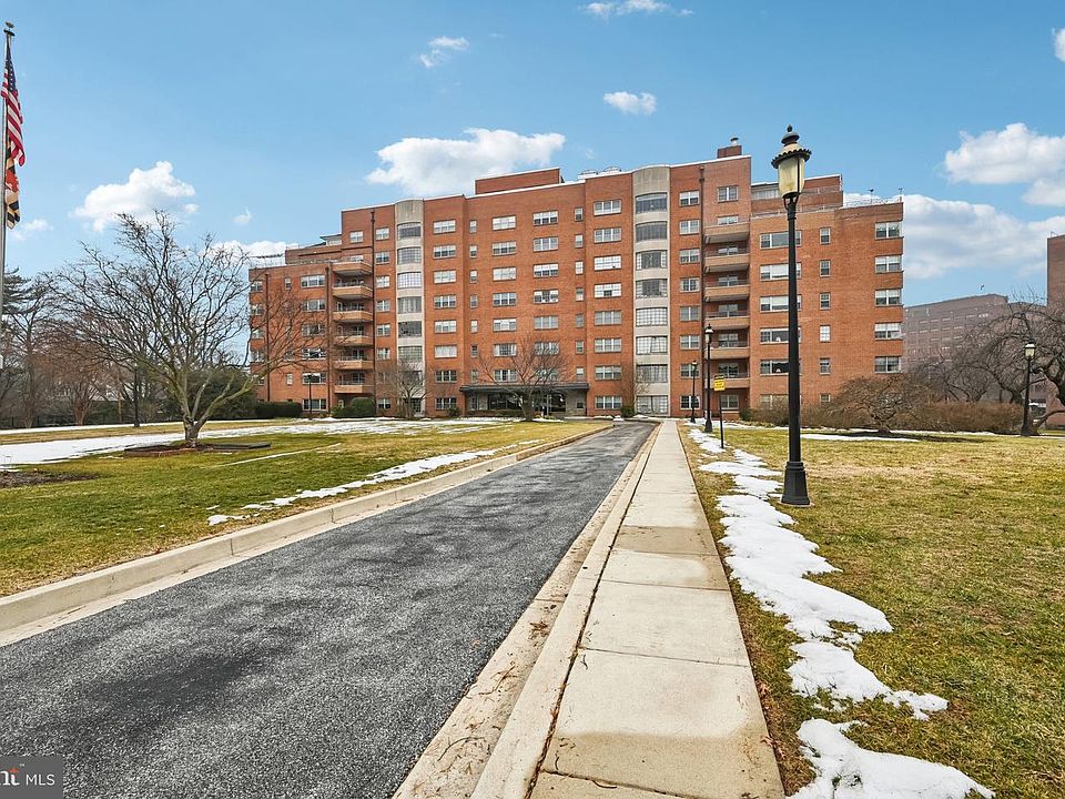 1st image of 3601 Greenway Unit 303