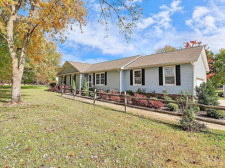 4227 Deerfield Dr — Photo 29