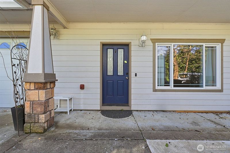 2nd image of 2025 SW 6th Avenue