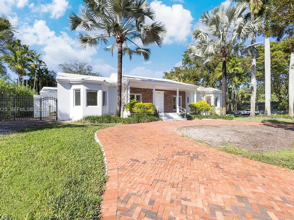 4404 Alhambra Cir
