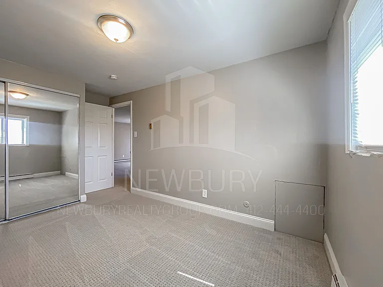 Poplar Apartments — Photo 12
