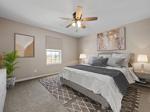 4th image of 818 Indigo Dr