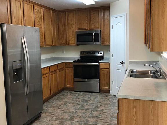 4th image of 16046 N April Dr