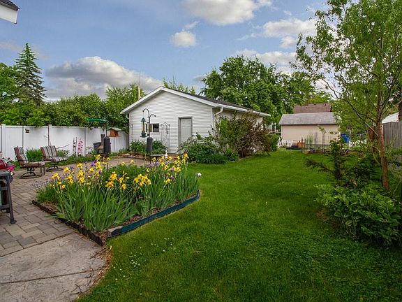 5th image of 822 McKinley Pl S