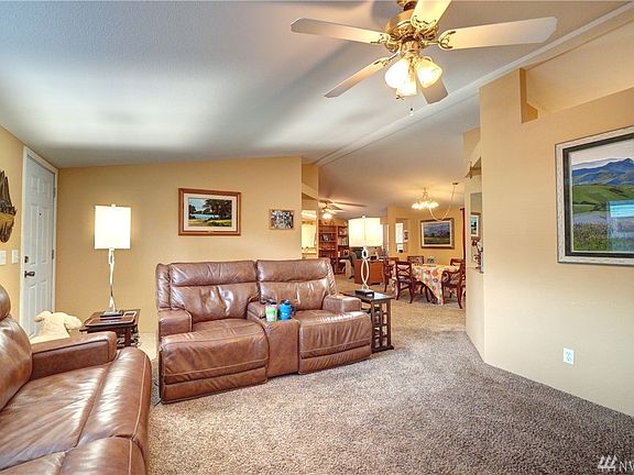 Open floor plan, spacious living area!