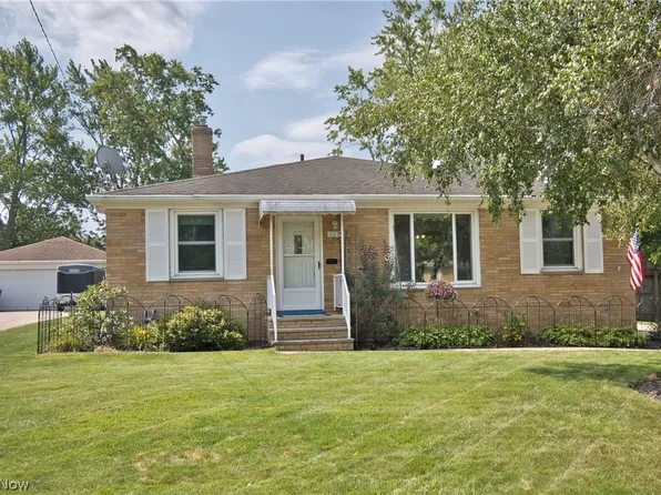 10855 Ronald Dr, Parma, OH 44130