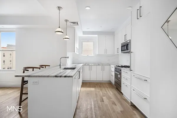 Sold by MNS | media 11