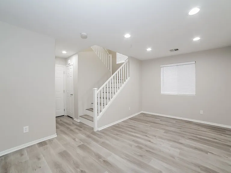 8436 Walker Gardens Pl — Photo 5