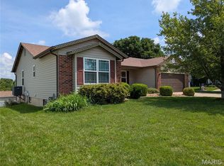 4002 Cambridge Crossing Dr, Saint Charles, MO