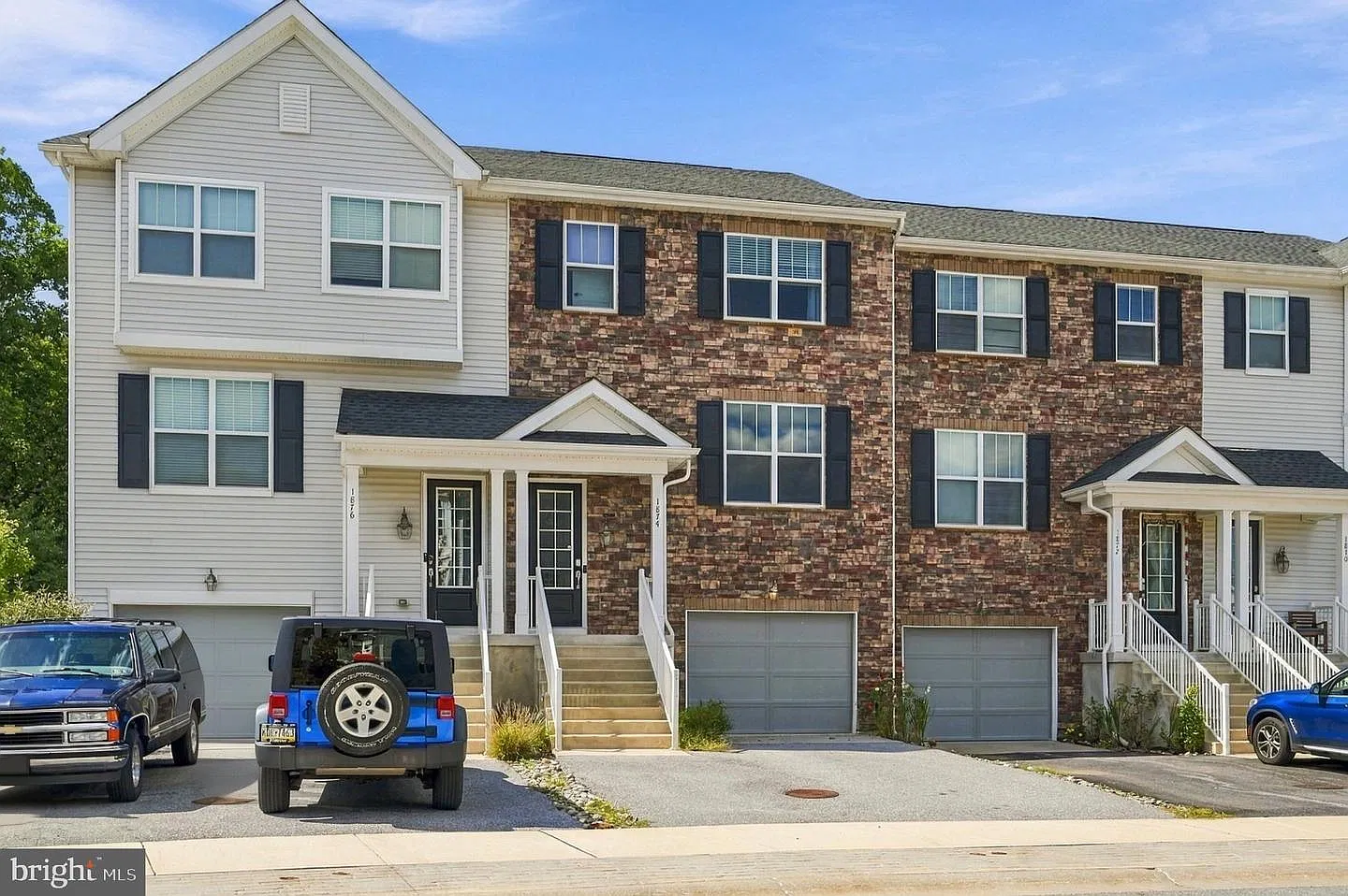 3 bed, 2.5 bath, 2110 sqft, $3,095 — Photo 2