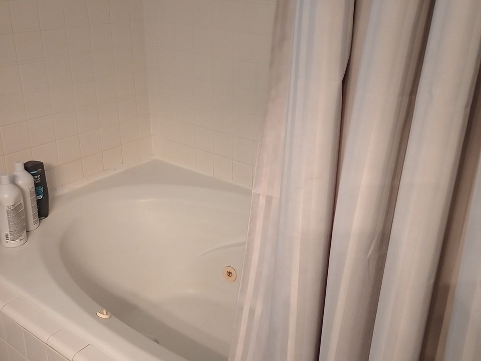 2nd image of 489 Parkridge Pkwy