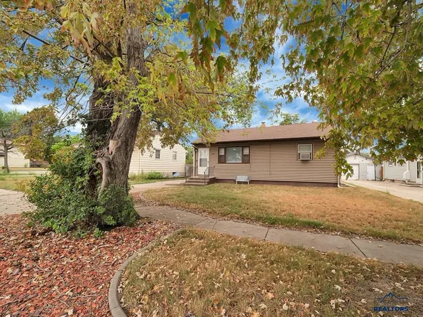 2017 5th St, Rapid City, SD 57701