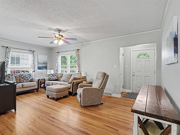 3rd image of 3011 48th St
