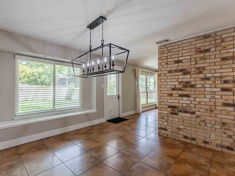 2331 Bluffridge St — Photo 11