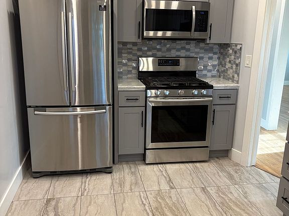 2nd image of 454 S 4th St #1-4-110