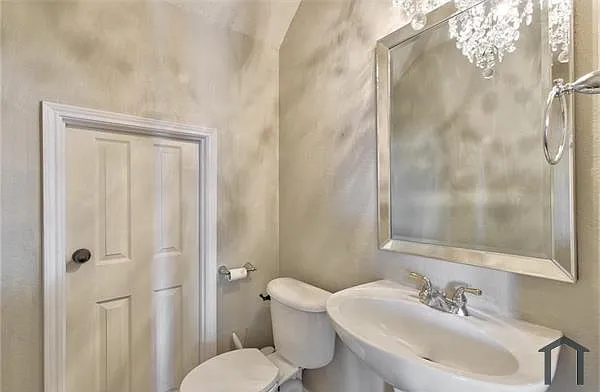 8225 Bedrock Dr — Photo 10