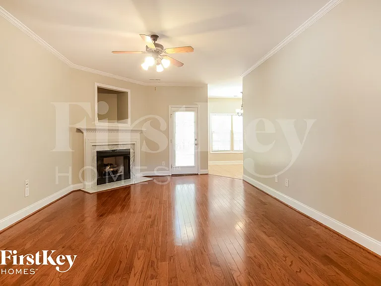 4345 Canterbury St — Photo 3