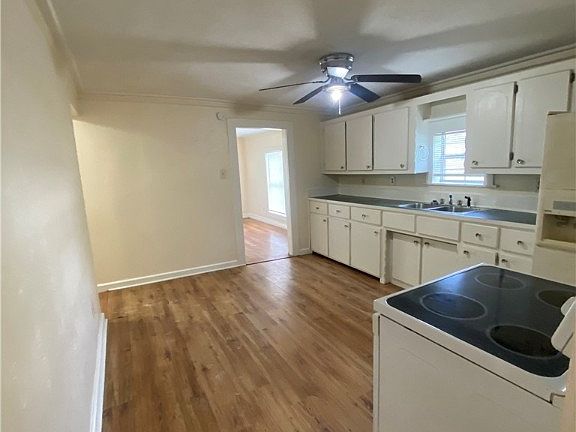 4th image of 110 Broadway Ave
