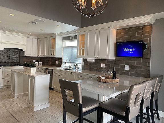 Eat in Kitchen