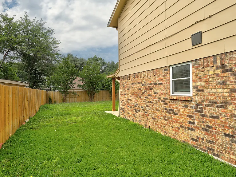 2102 Apollo Rd — Photo 24