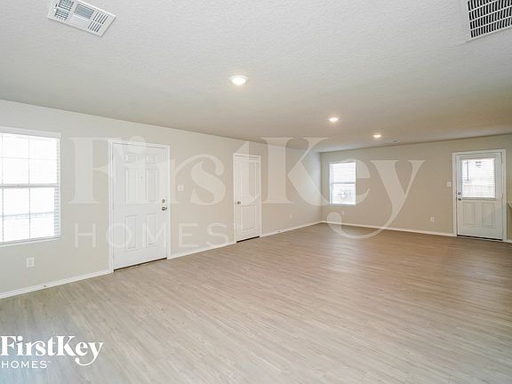 3rd image of 10762 Prusiner Dr