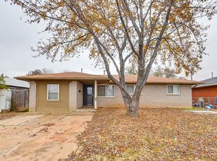 977 SW 3rd St, Moore, OK 73160