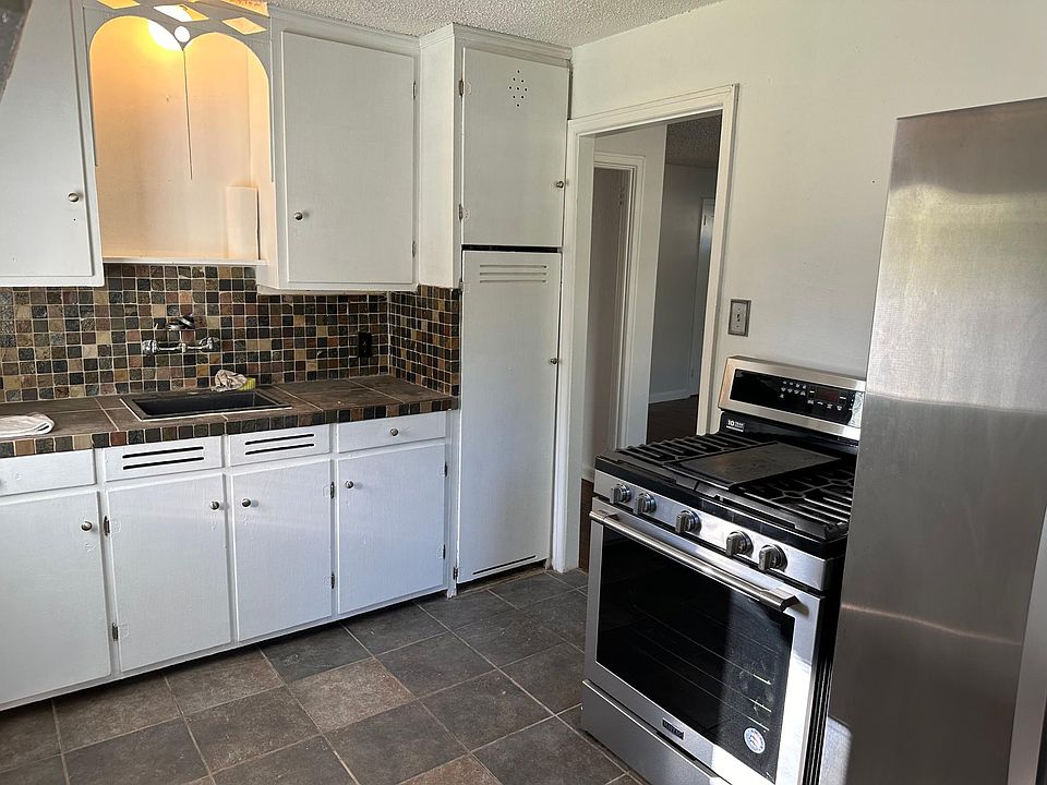 1st image of 2509 Dean Ln