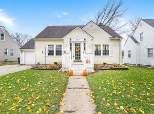 137 Riddle St, Howell, MI 48843