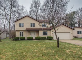 2900 Camberley Ln, Midland, MI